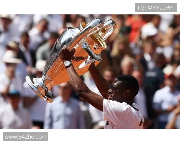 登贝莱的蜕变之路：从天才少年到足球巨星的奋斗故事