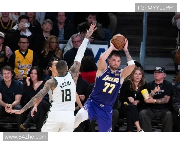 2012年NBA经典对决回顾:雄鹿与湖人的精彩较量与赛季影响分析 2012年NBA经典对决回顾:雄鹿与湖人的精彩较量与赛季影响分析