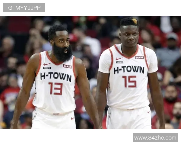 克林特卡佩拉:从默默无闻到NBA篮板王的奋斗历程与成就分析 克林特卡佩拉:从默默无闻到NBA篮板王的奋斗历程与成就分析