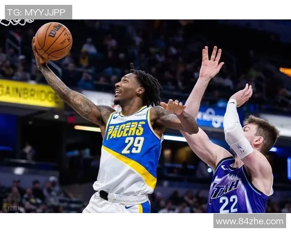爵士与步行者激战正酣球迷期待精彩对决与绝妙表现
