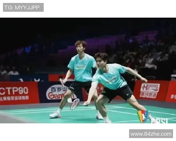 羽毛球赛场激战正酣青岛队迎战湖南队争夺胜利荣耀